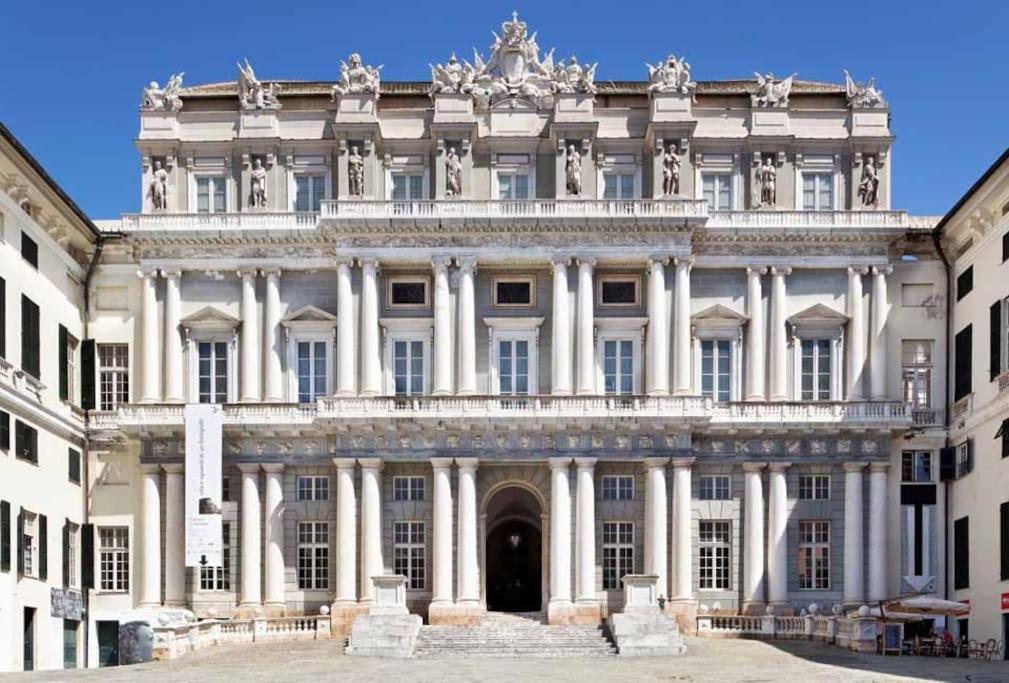 Luminoso Appartamento Nel Cuore Di Genova+Balcone ภายนอก รูปภาพ